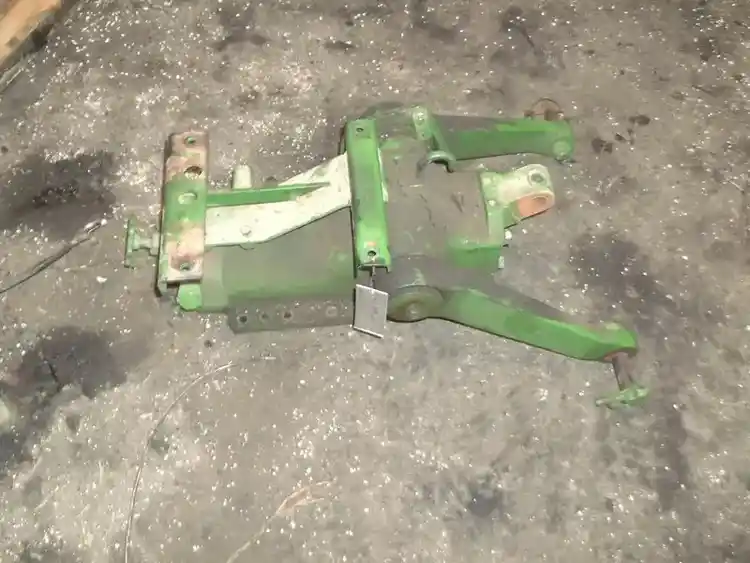 Used John Deere 1050 Hitch, 3PT