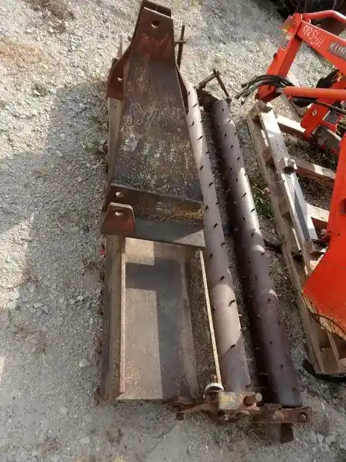 Used Kubota b7800 Accessories, Rock Box