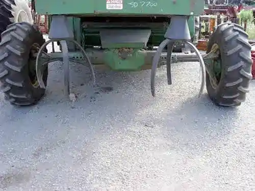 Used John Deere 7700 Axle, Rear Wheel Assist