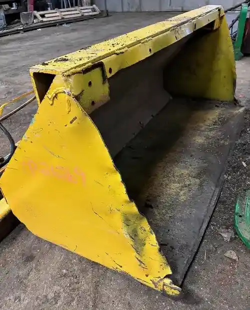 Used Case 1737 Bucket