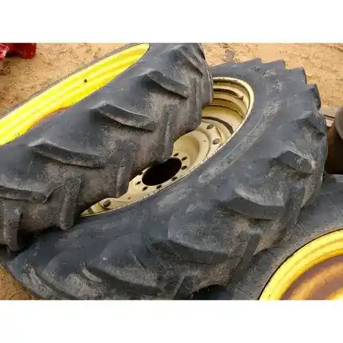 Used John Deere 4960 Duals/Spacers, Dual Kits
