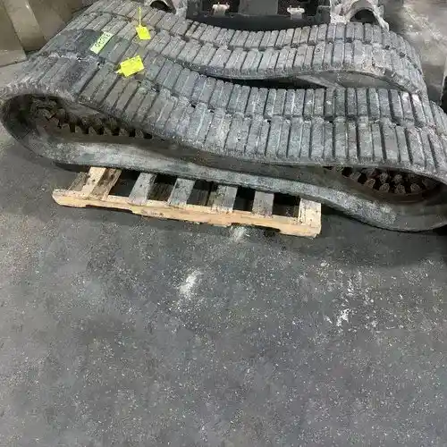 Used Bobcat T650 Tracks