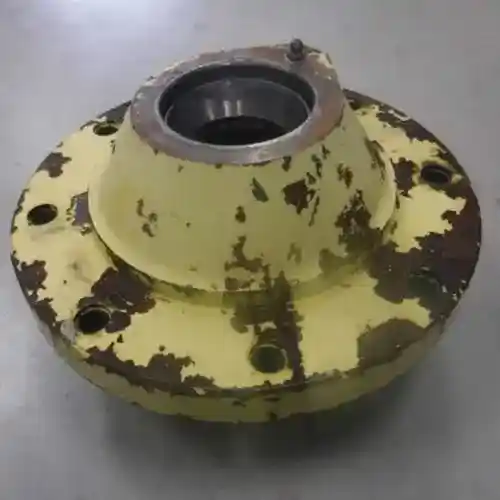 Used Wheel Hub fits John Deere 2955 3055 4030 4040 4050 4055 4230 4240 4250 4255 4430 4440 4450 4455 6110 6200 6210 6300 6310 6400 6410 6510 R49841