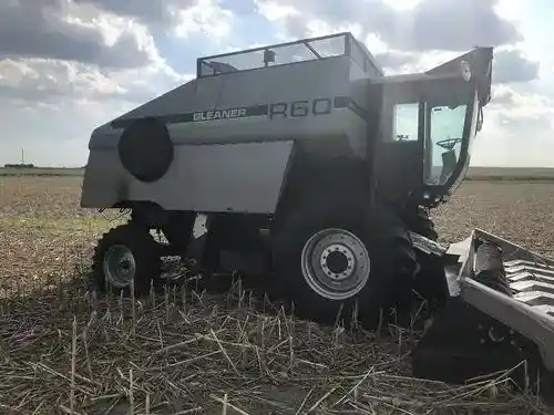 Used 1989 Gleaner R60 Combine Parts