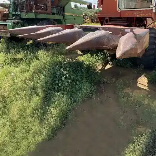 Used International 843 Header Parts
