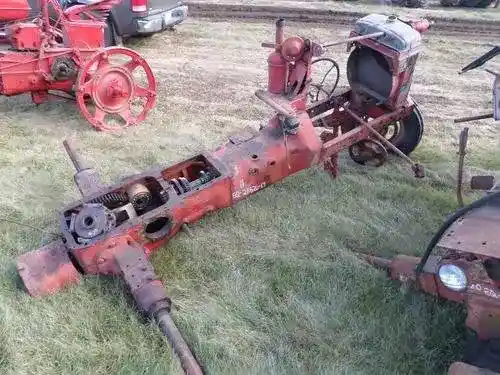 Used International SuperH Tractor Parts