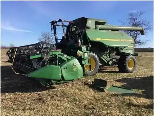 Used 2004 John Deere 9560 Combine Parts