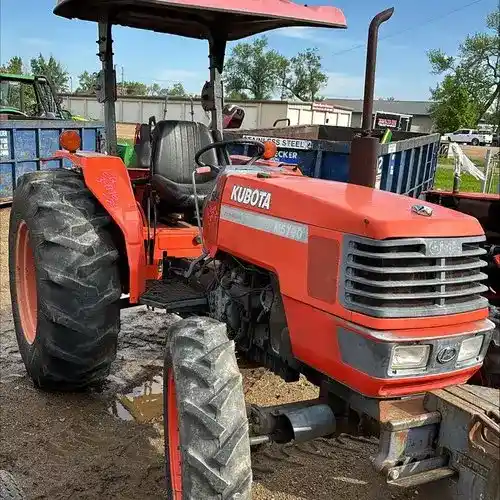 Used Kubota M5700 Tractor Parts
