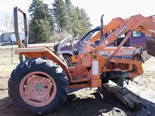 Used Kubota l2850 Tractor Parts
