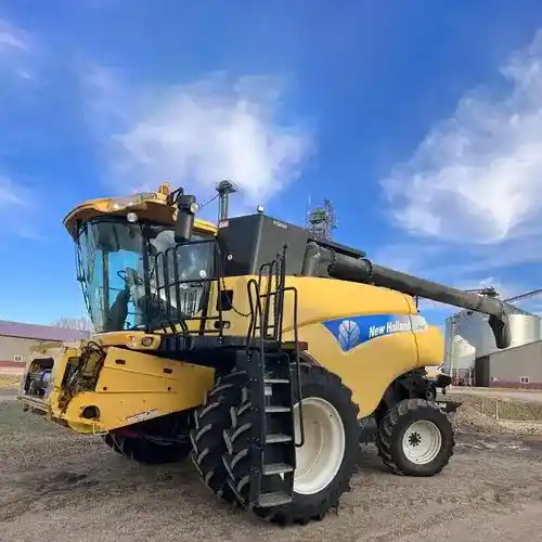 Used New Holland CR9070 Combine Parts