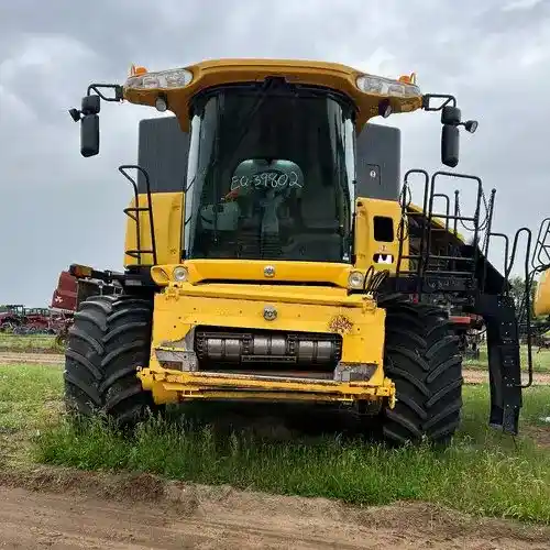 Used New Holland CR8090 Combine Parts
